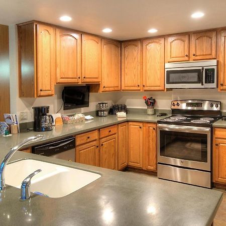 Sierra Springs Villa Oakhurst Bagian luar foto