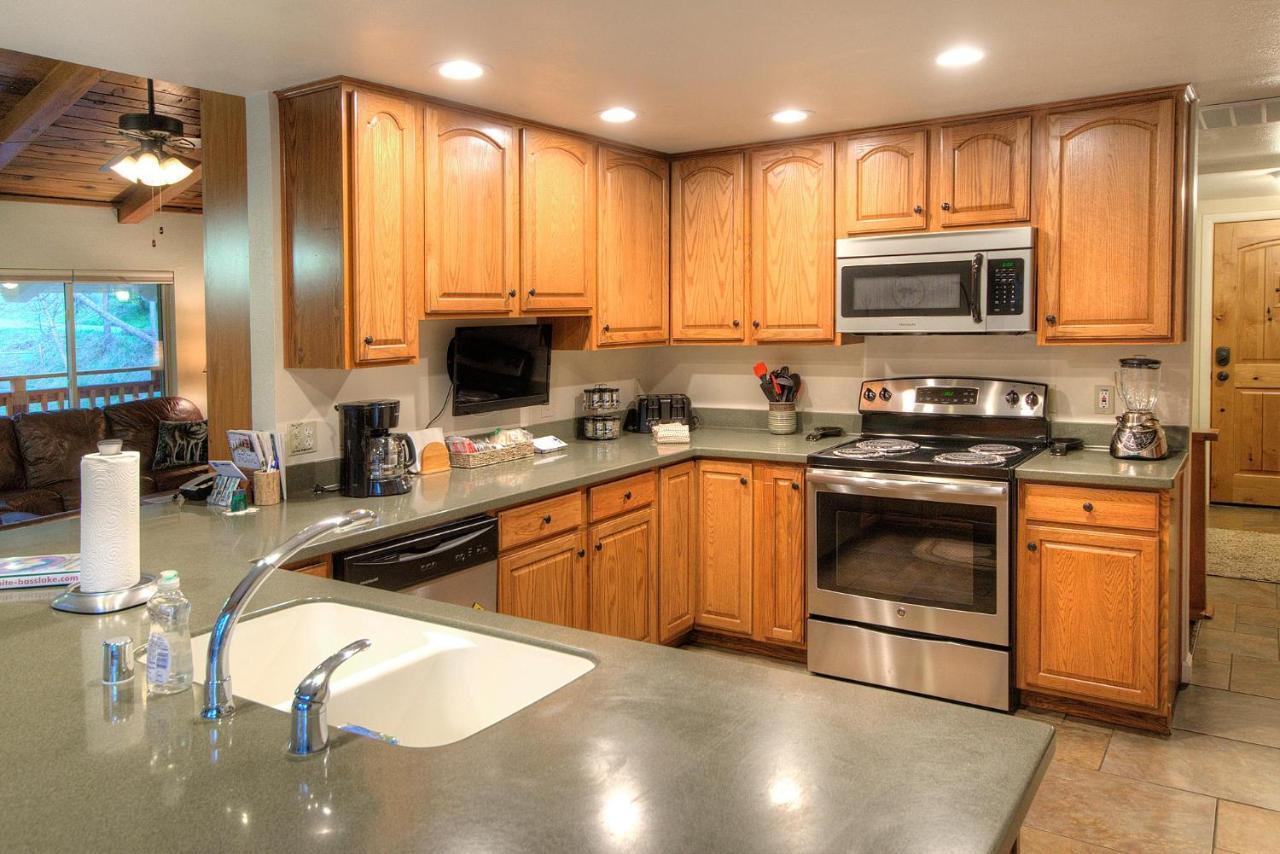 Sierra Springs Villa Oakhurst Bagian luar foto