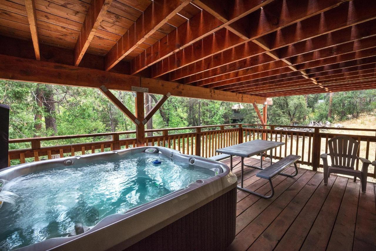 Sierra Springs Villa Oakhurst Bagian luar foto