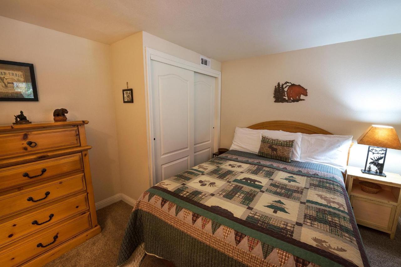 Sierra Springs Villa Oakhurst Bagian luar foto