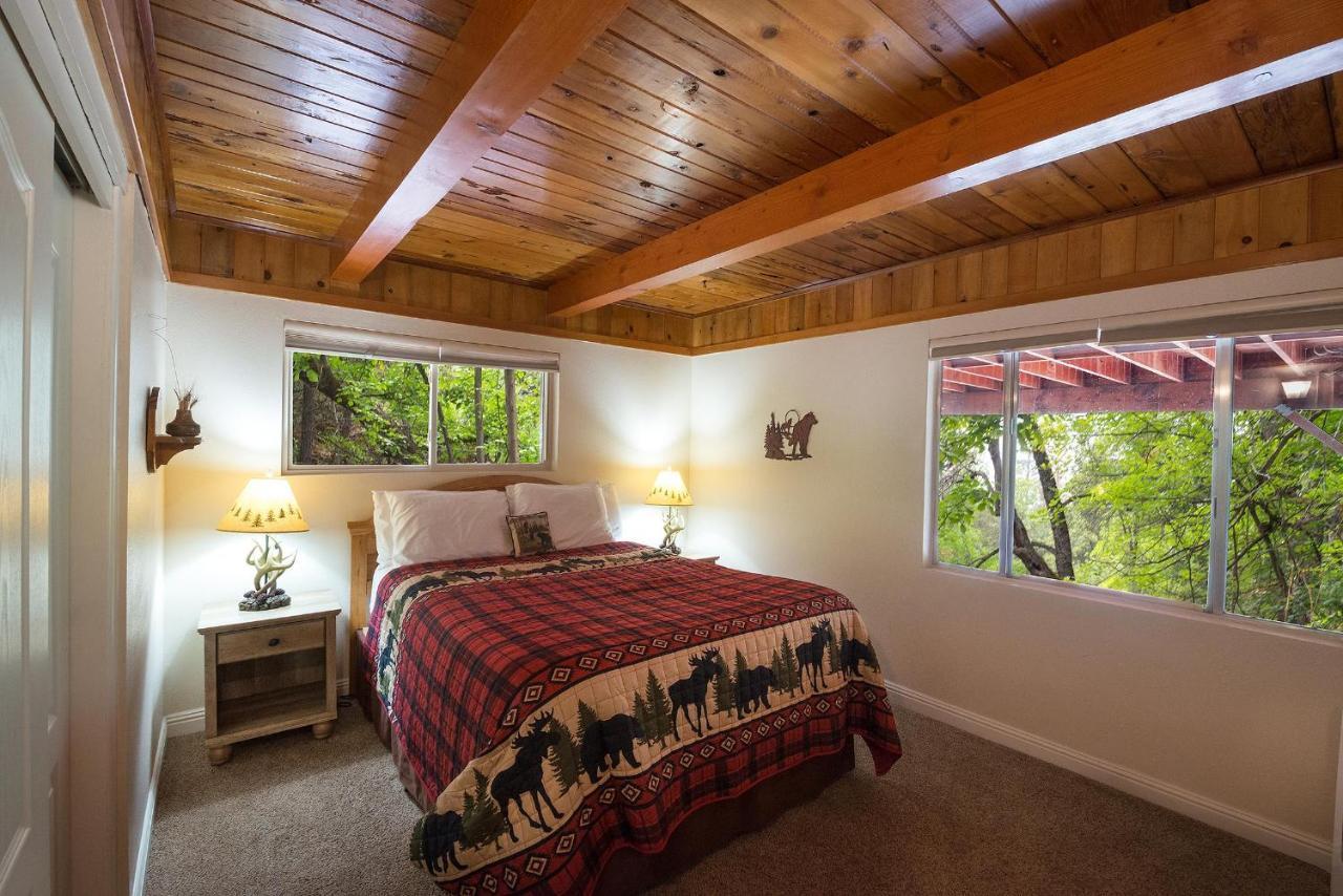 Sierra Springs Villa Oakhurst Bagian luar foto
