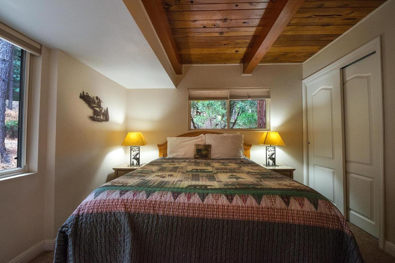 Sierra Springs Villa Oakhurst Bagian luar foto